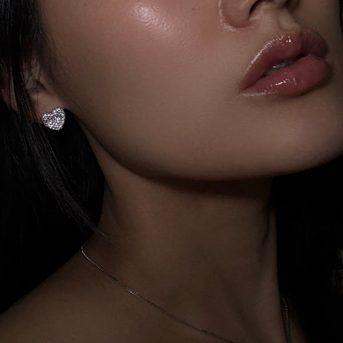 Caved heart cubic earrings