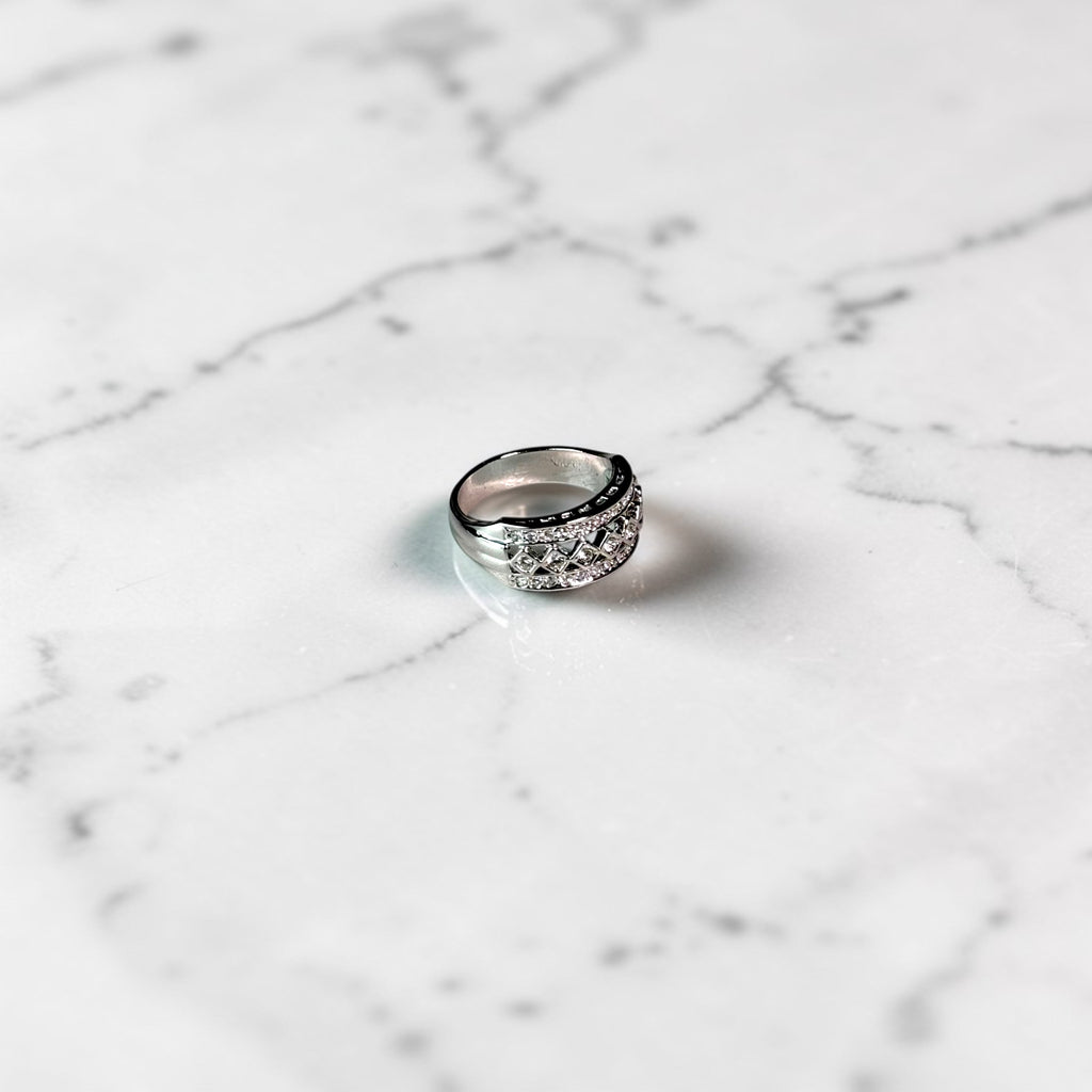 Crown cubic ring