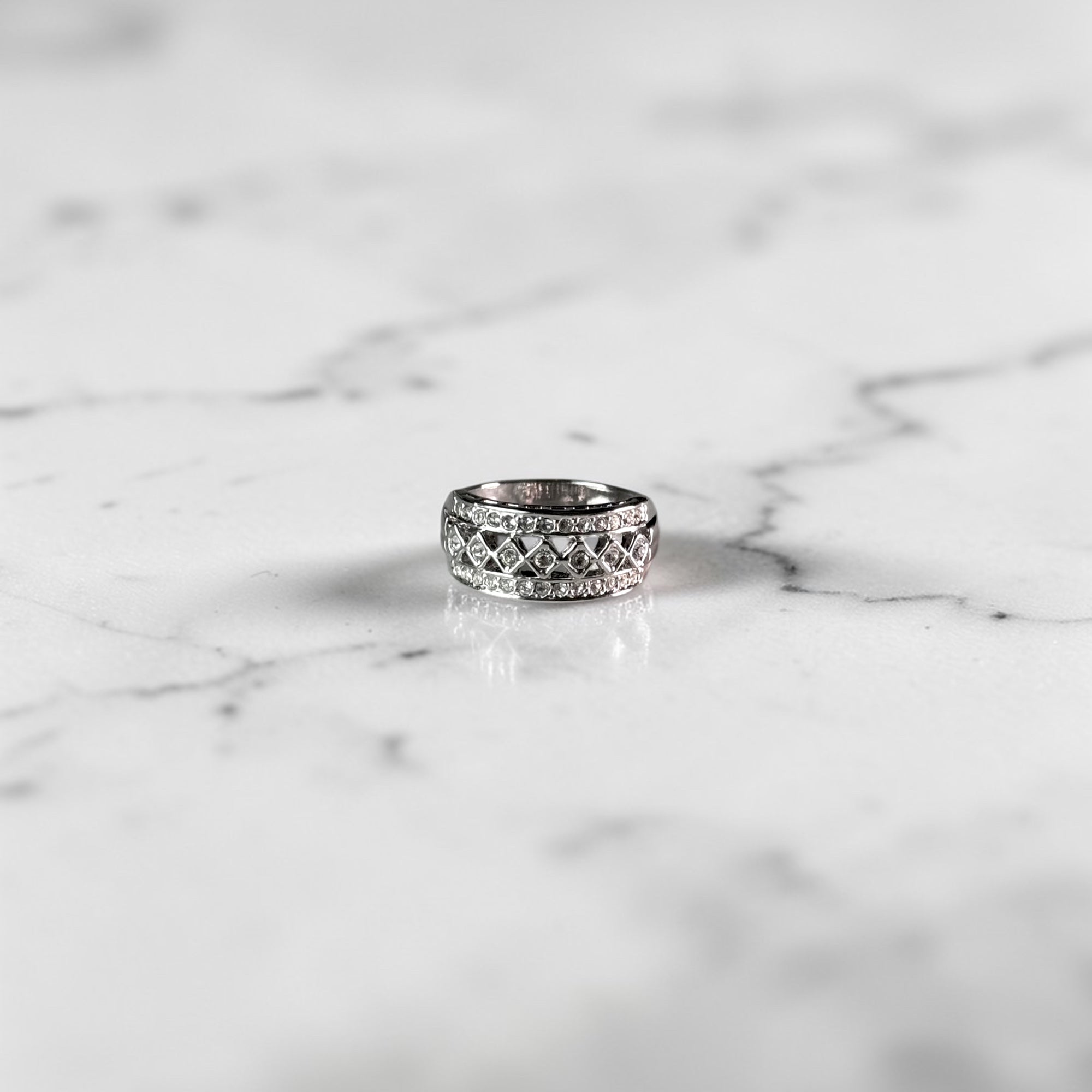 Crown cubic ring