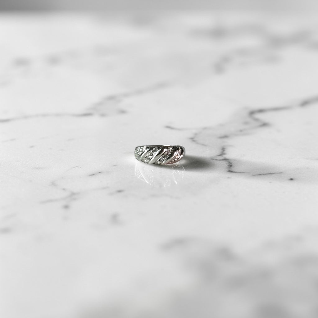 Twisted cubic ring