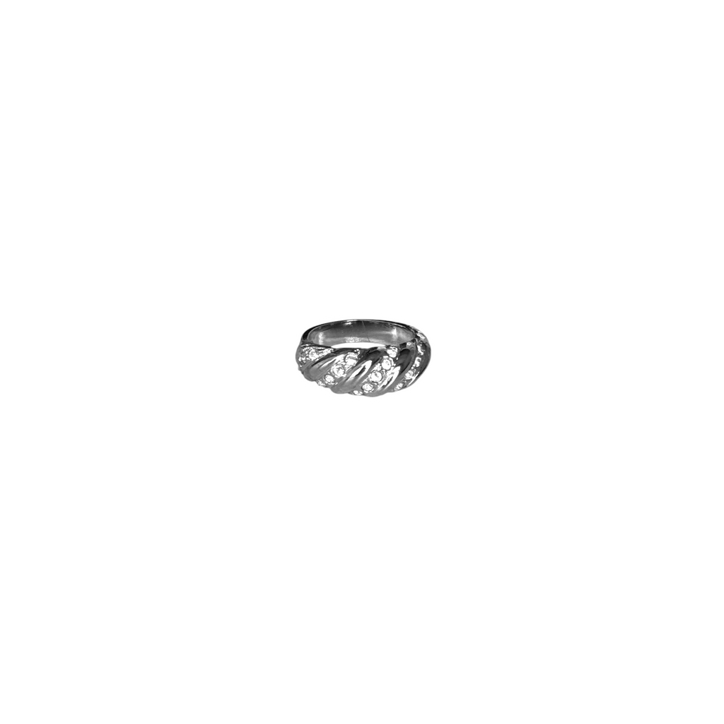 Twisted cubic ring