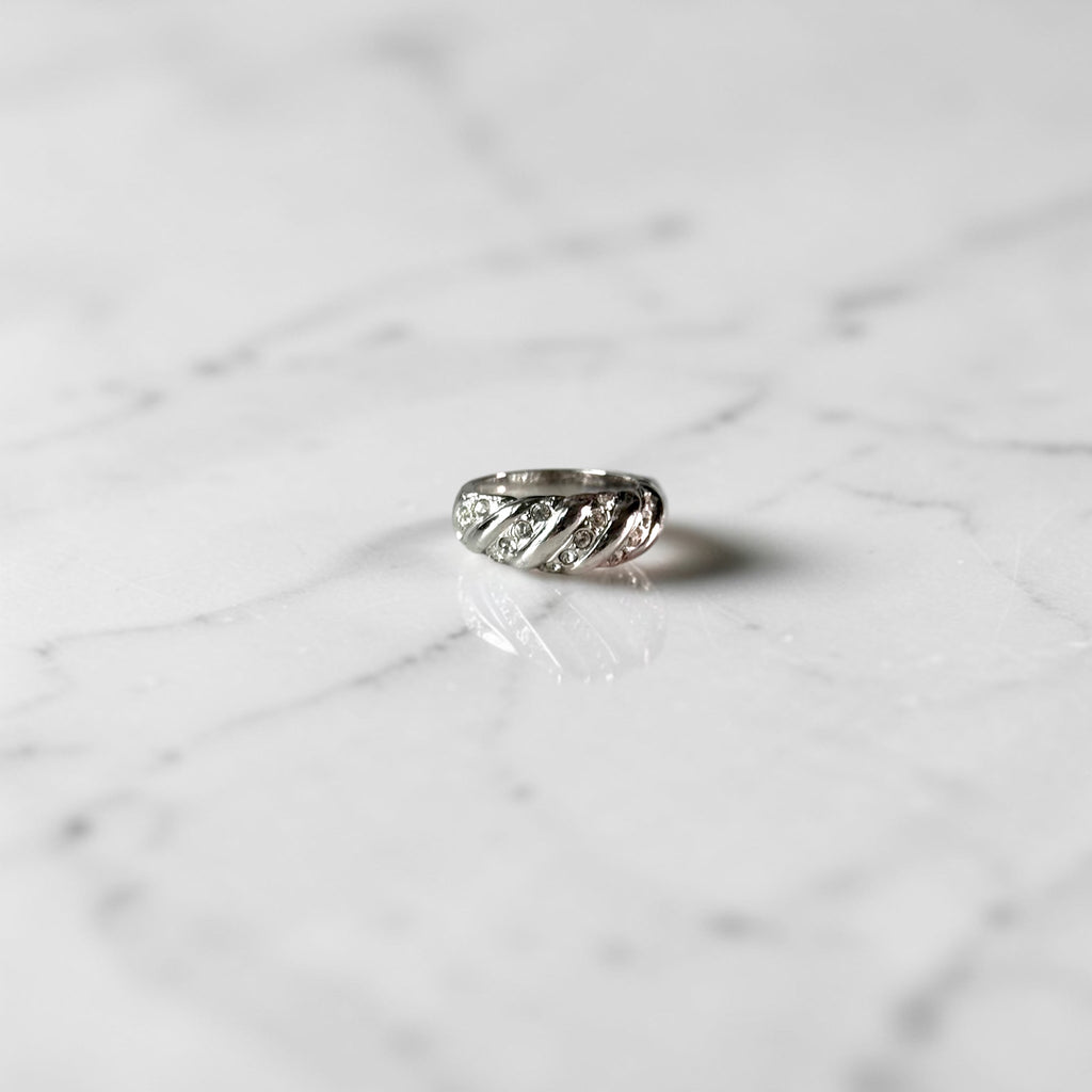 Twisted cubic ring